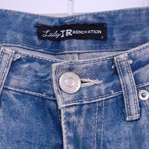 Lady TR RENOVATION Size Large Distressed Super Sexy Girl Capris - Picture 3 of 13